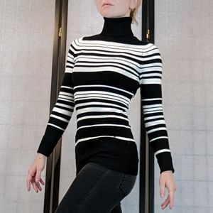 2/40 Striped Guess turtleneck sweater